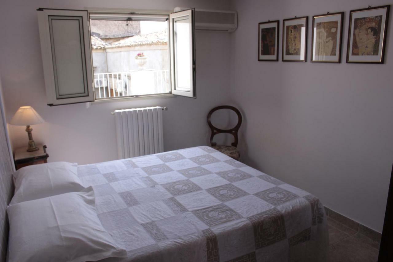 B&B Loft Famiglia Arezzo Ragusa Exterior photo